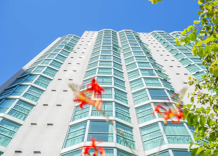 Rosedale On Robson Suite