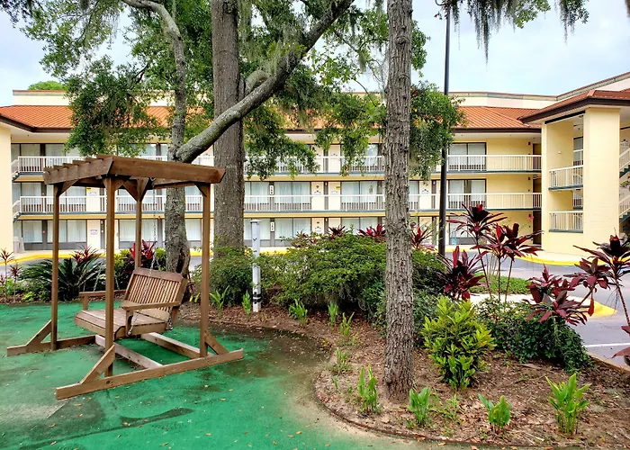 Simple Rewards Inn