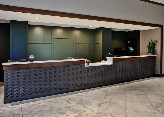 Doubletree By Hilton Lansing
