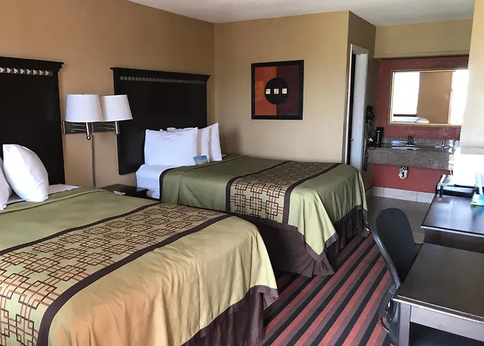 Days Inn By Wyndham Beach