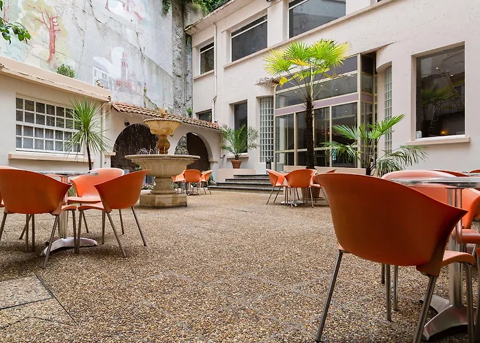 Centraal gelegen hotel: The Originals City, Hotel Astoria Vatican, Lourdes
