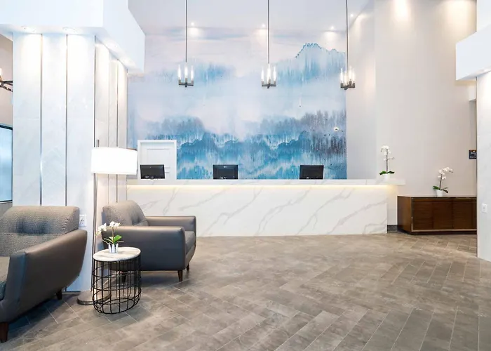 Hotel near College: Sandman Signature Calgary Downtown Hotel