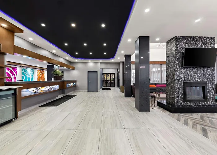 Best Western Plus North York & Suites