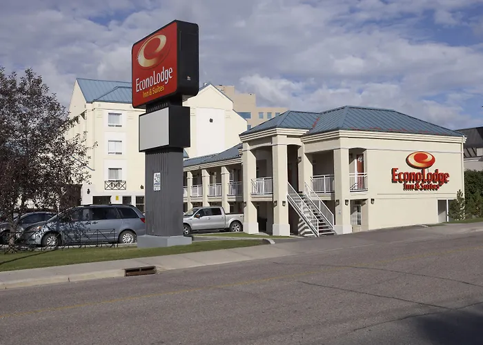 Econo Lodge Inn & Suites University