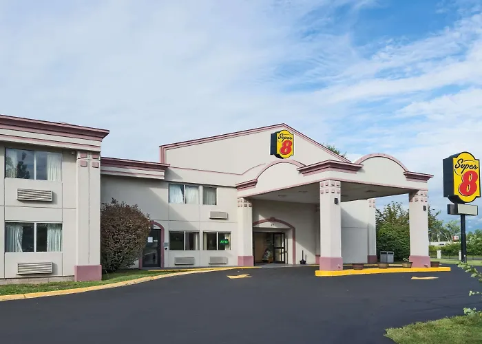 Super 8 By Wyndham Hartford