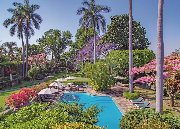 Hotel with pool: Las Mananitas
