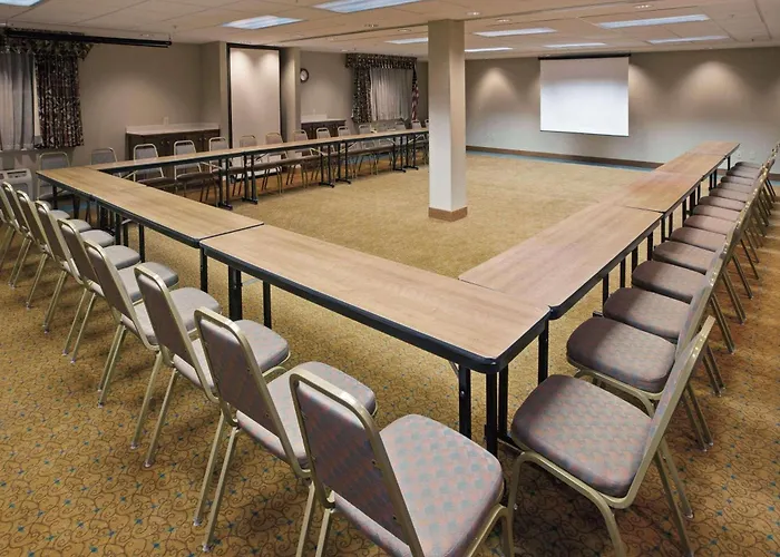 Hotels Close to Airport Country Inn & Suites By Radisson, Lansing, Mi