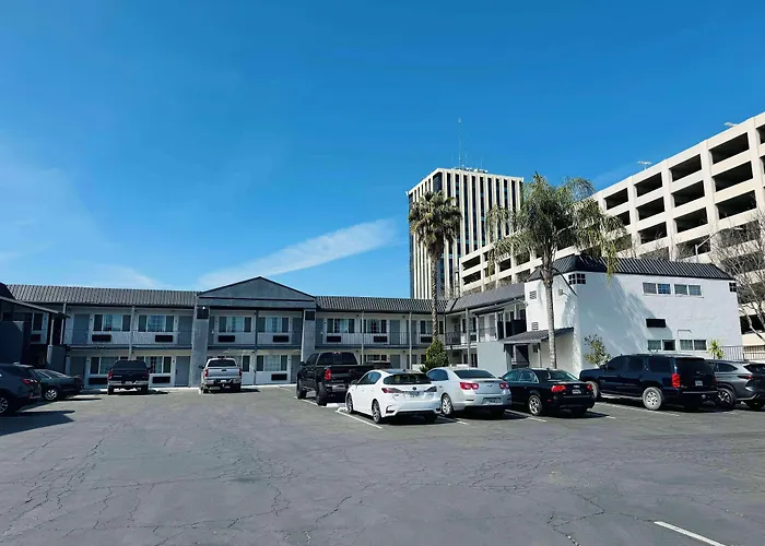 Surestay By Best Western Fresno Central