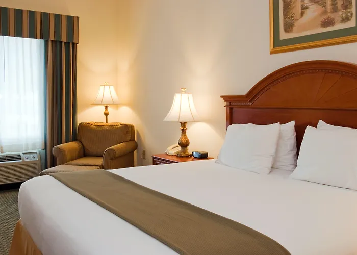 Holiday Inn Express Hotel & Suites Emporia By Ihg