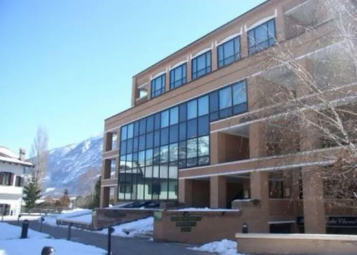 Hôtel 4 étoiles: Hostellerie Du Cheval Blanc