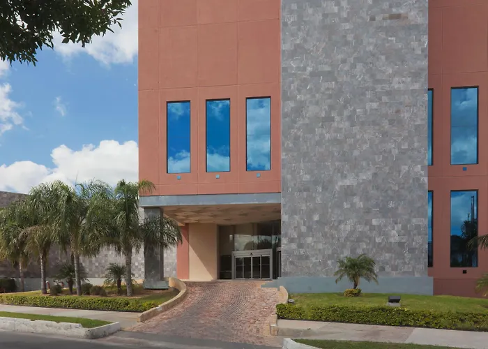 Best Western Plus Inn & Suites