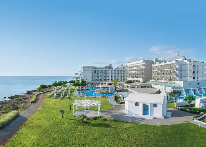 Hotel Ping Pong: Pernera Beach Hotel