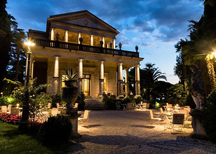 Hotel with view: Villa Cortine Palace Relais Chateaux