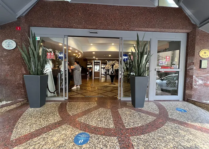 Family Hotel: All Seasons Hotel