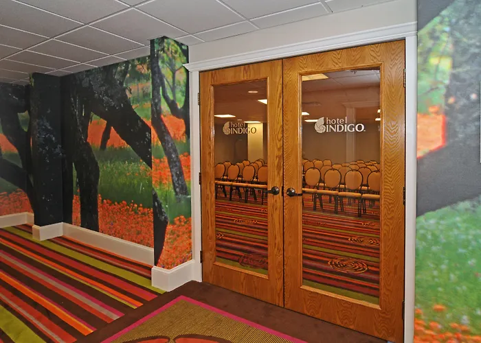 Hotel Gibbs Downtown Riverwalk