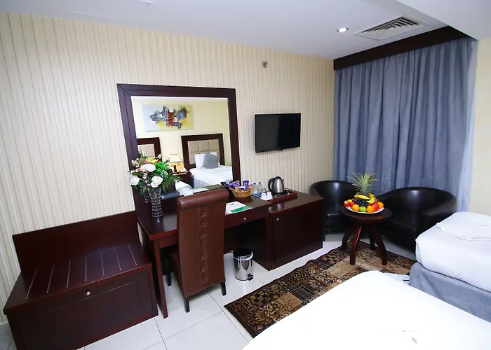3 star hotel: Royal Falcon Hotel