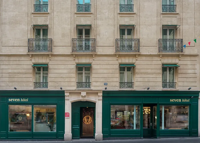 Luxury hotel only: Seven Hotel Paris