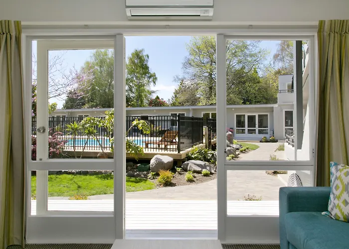 Hotel with pool: Anchorage Resort Taupo Nz