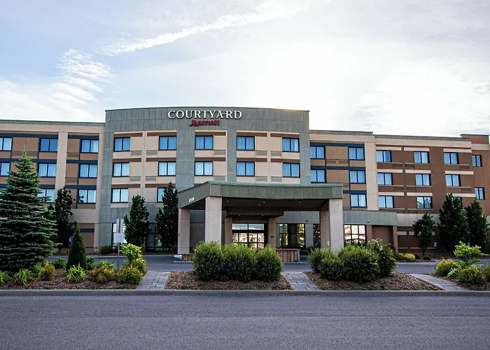 Courtyard By Marriott Highway 401