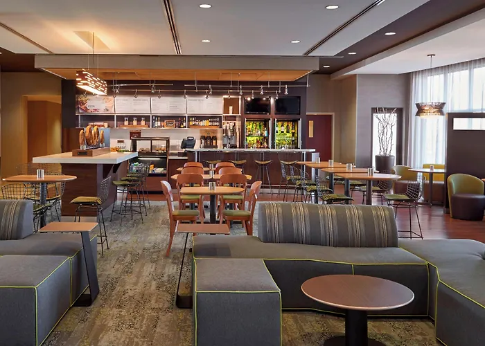 Courtyard By Marriott Highway 401