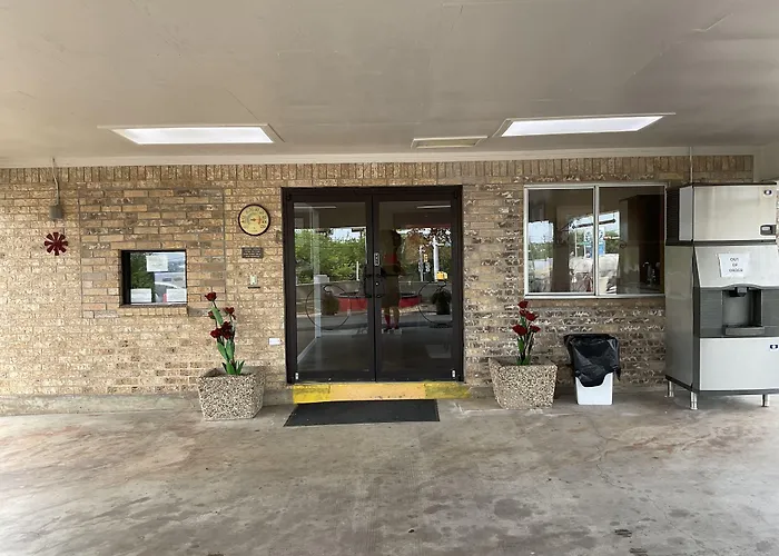 Glen Rose Inn & Suites