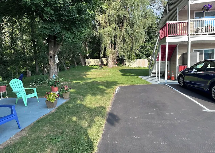Cozy Corner Motel