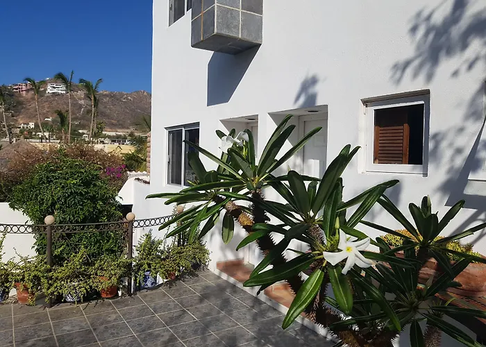 Cheap hotels Los Milagros