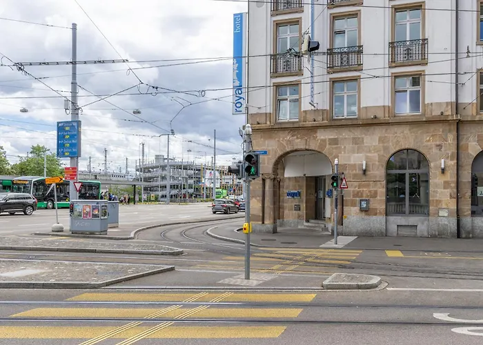 Royal Hotel - Urban Living