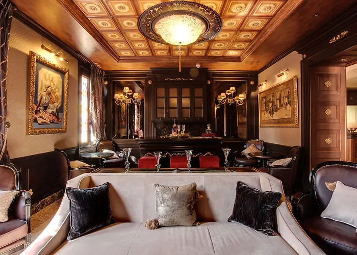 Luxury hotel only: Hotel Moresco