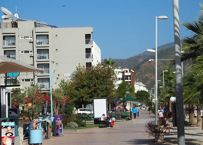 Beach hotel: Yunus Hotel