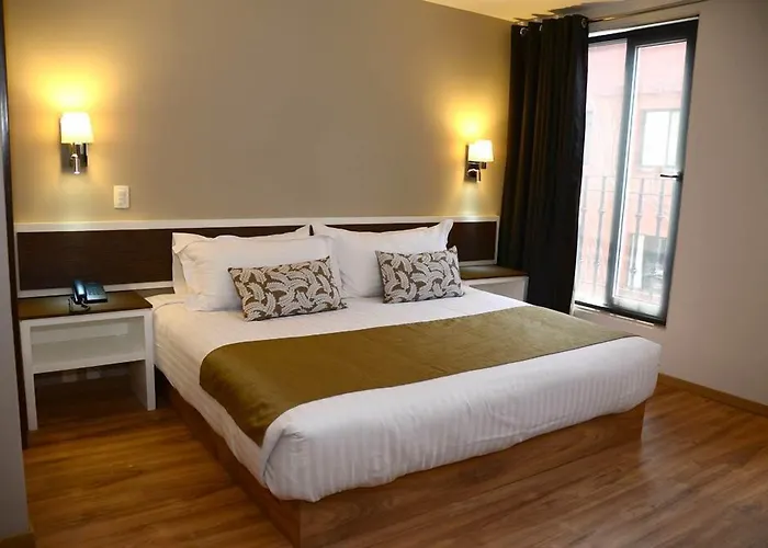 Hotel Plaza Revolución