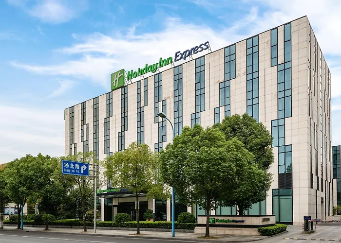 Cheap hotel: Holiday Inn Express Shanghai Gongkang By Ihg