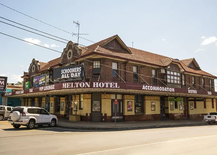 Melton Auburn
