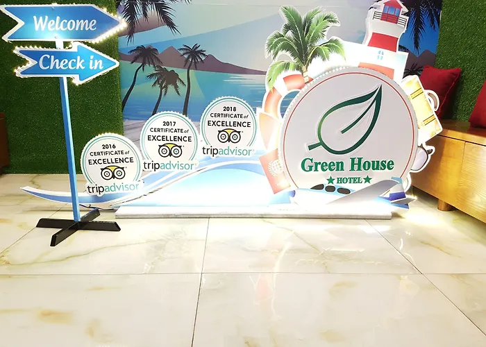 Hotels Close to Airport Green House