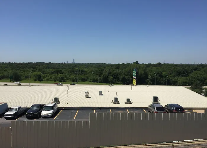 Motel: Park Hill Inn And Suites