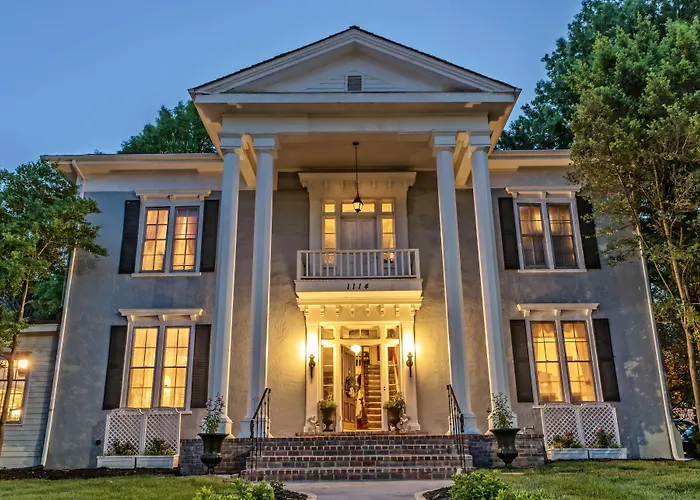Silver Heart Inn & Cottages