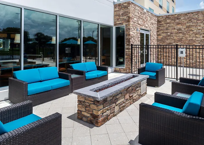 Fairfield Inn & Suites By Marriott Orlando East/Ucf Area