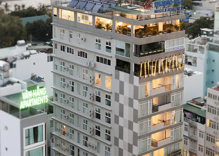 Family Hotel: Maple Leaf Hotel & Apartment
