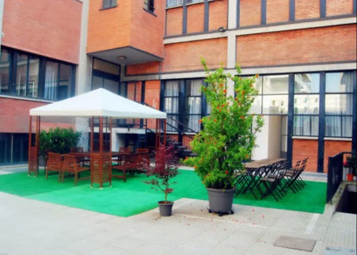 Lodge: Mio Hostel