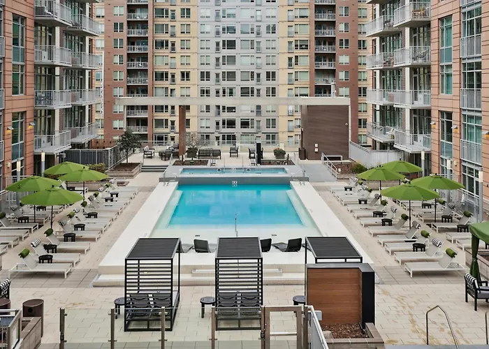 Hotel near College: Sentral Union Station