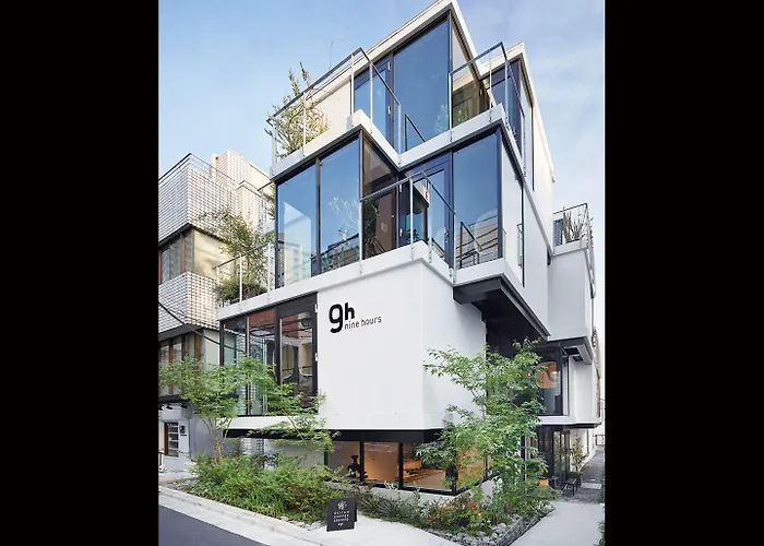 Beach hotel: 9H Nine Hours Akasaka