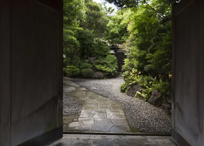 Nanzenji Sando Kikusui