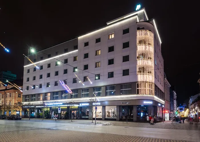 Luxury hotel only: Best Western Premier Hotel Slon