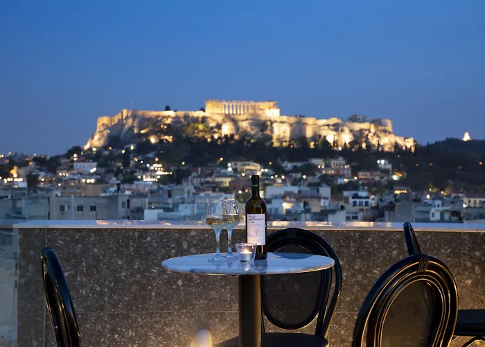 In Luxury hotels Pinnacle Athens