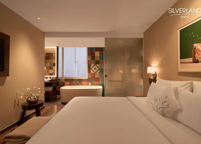 Motels Silverland Sakyo