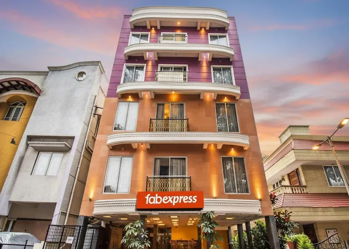 Cheap hotel: Fabhotel Oriental Suites III
