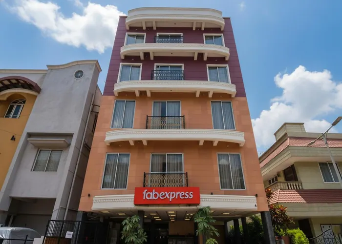 Cheap hotel: Fabhotel Oriental Suites III