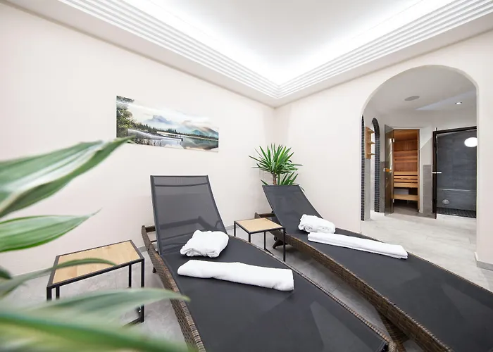 Ferienvermietung: Lakeside By A Casa