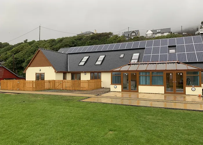 Pet Friendly hotel: Barmouth Beach Club