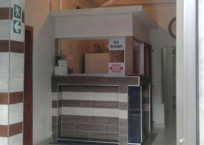 Guest house: Royal Crown Guesthouse